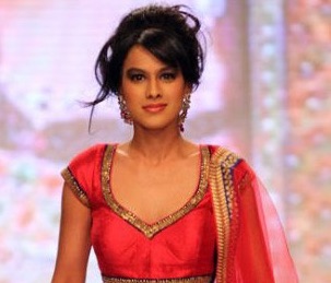 Nia Sharma – Biography, Wiki, Personal Details, Age, Height
