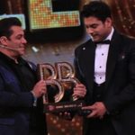 Siddharth-Shukla-with Bigg-Boss-13 trophy