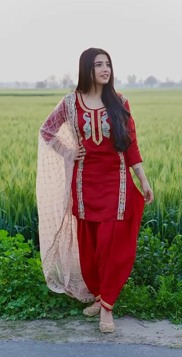 Love Gill Punjabi actress and model in traditional outfit