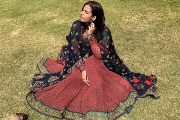 Rhiti Tiwari singer songwriter and daughter of Manoj Tiwari